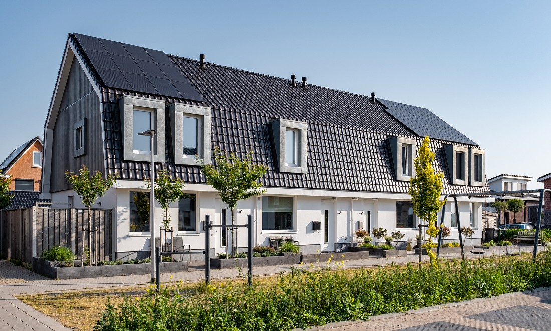 houses with solar panels in the netherlands