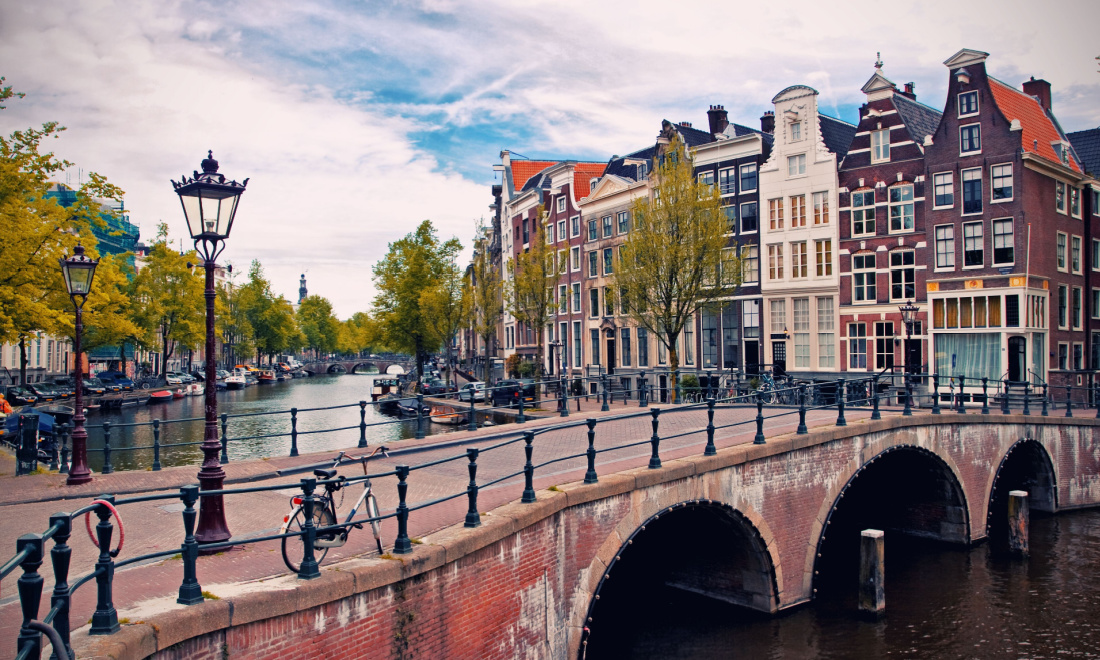 Amsterdam houses - Expat Notarization explains leasehold in Amsterdam