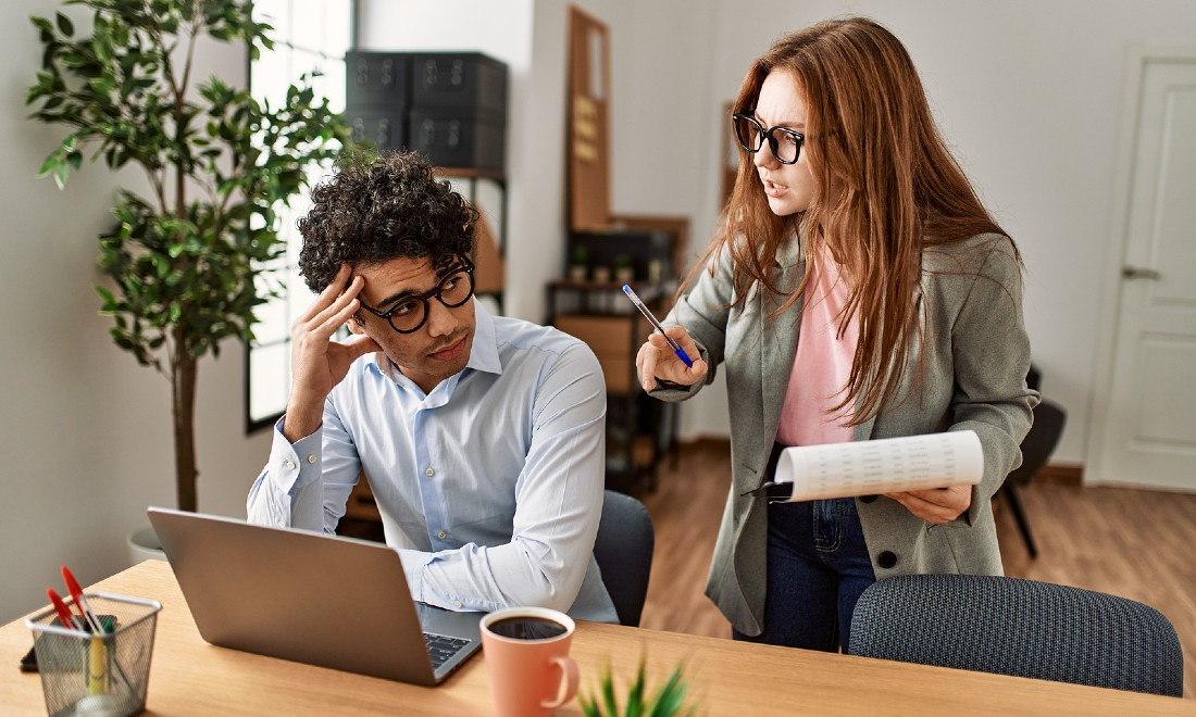 boss angry with employee