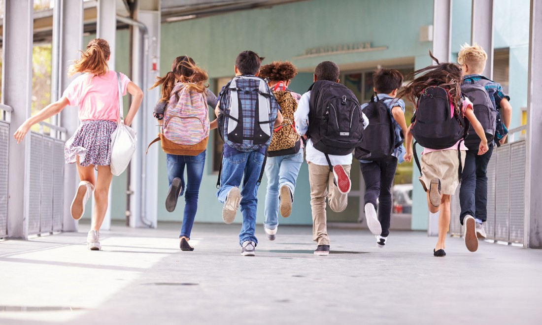 kids running to classroom