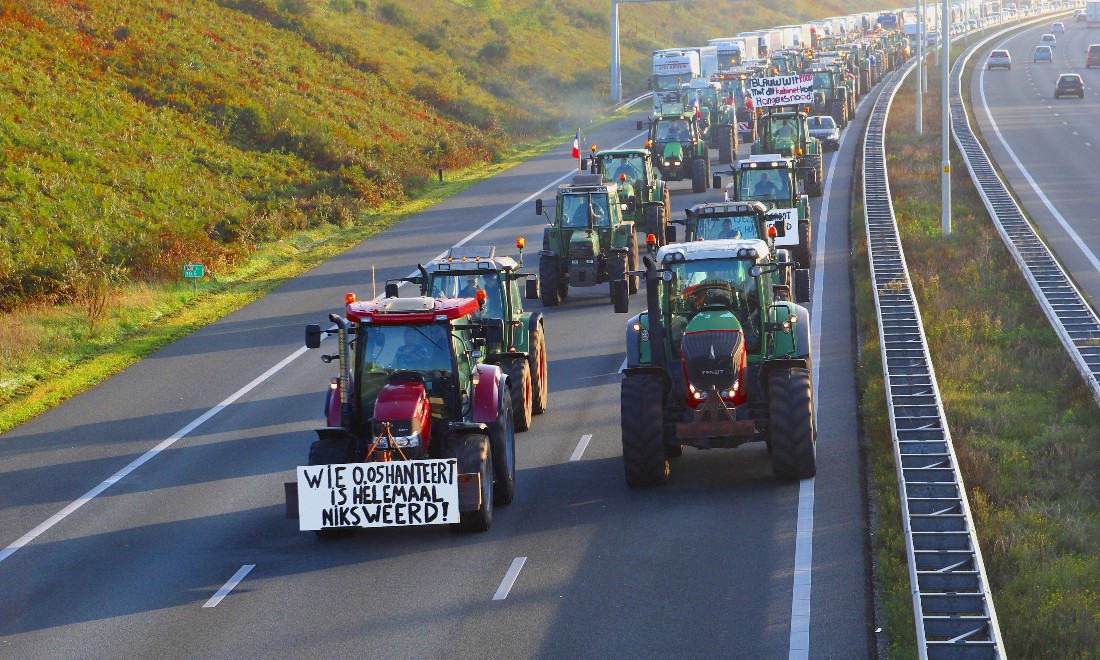 Boerenprotest Dutch government stikstofbeleid farmers protest the Netherlands