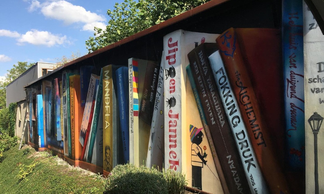 bookcase mural street art Utrecht