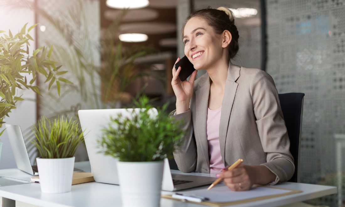 woman business on phone