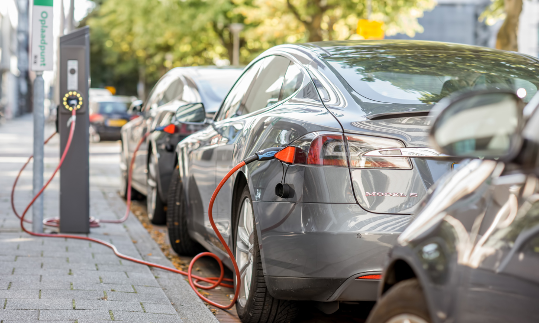 Electric cars at public charging points 