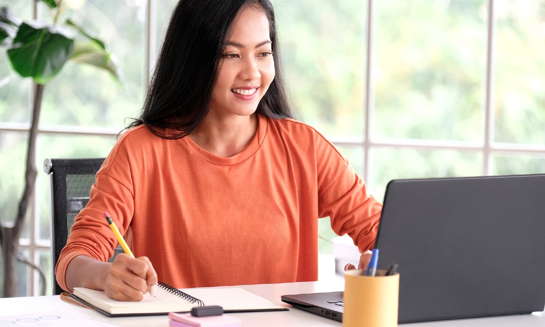 woman working on laptop