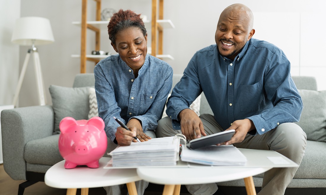 Couple doing income tax return