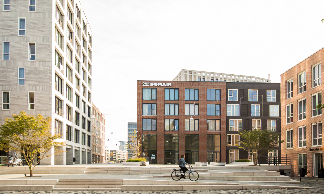 nyenrode-student-housing-person-cycling