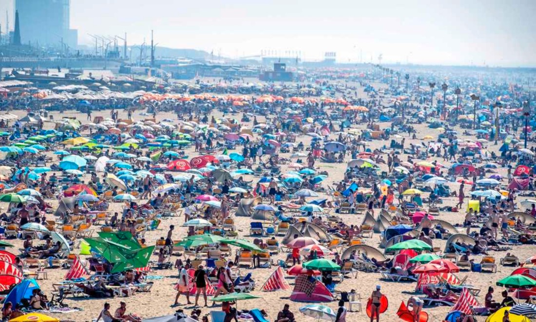 The Netherlands swelters in first official heatwave of 2020 - Main image / Thumbnail (1100 x 660)