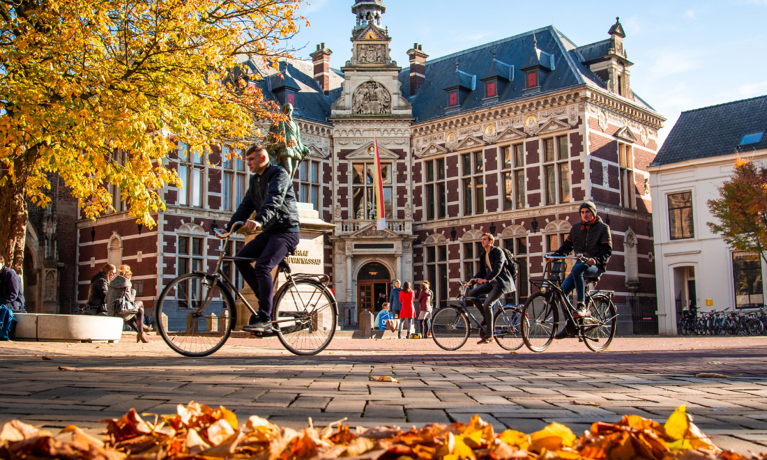 Students in front of Utrecht University, the Netherlands