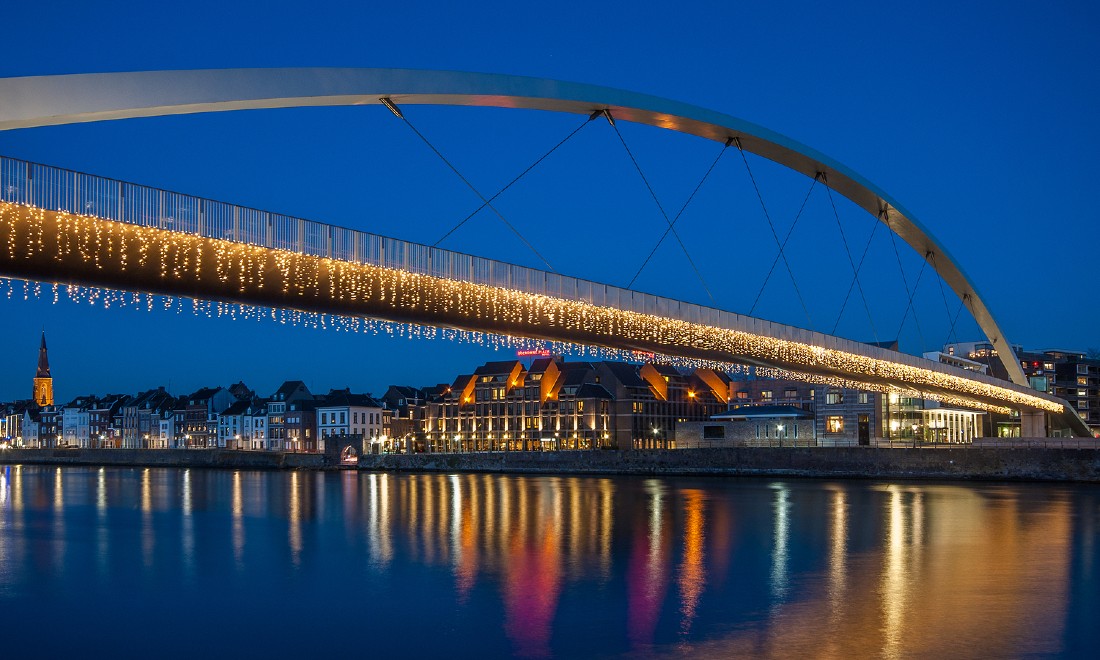 Maastricht christmas lights on Hoge Brug bride