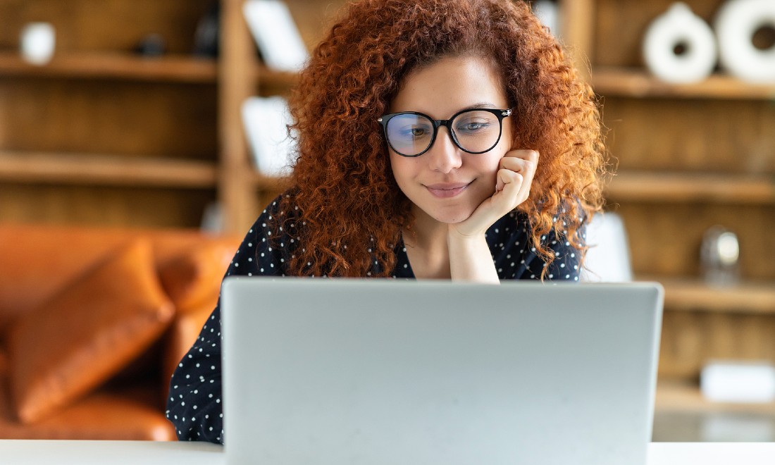 woman working on laptop