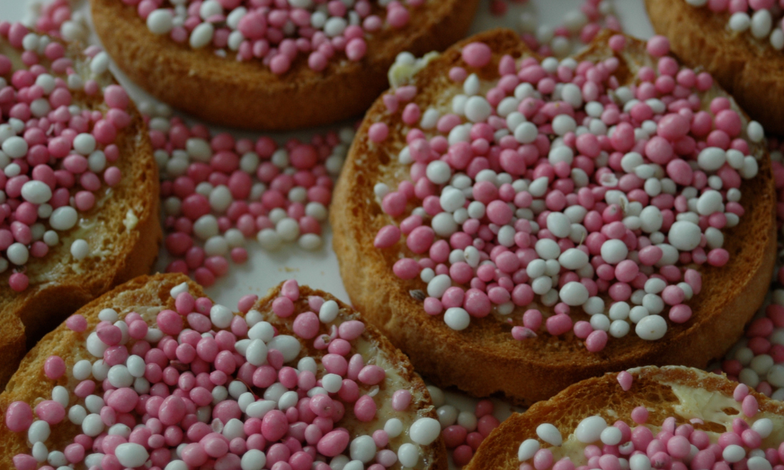 Beschuit met Muisjes, birth celebration in the Netherlands