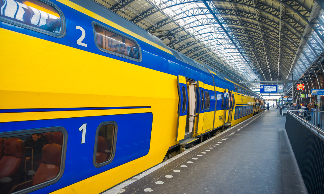 NS train at Amsterdam Centraal 