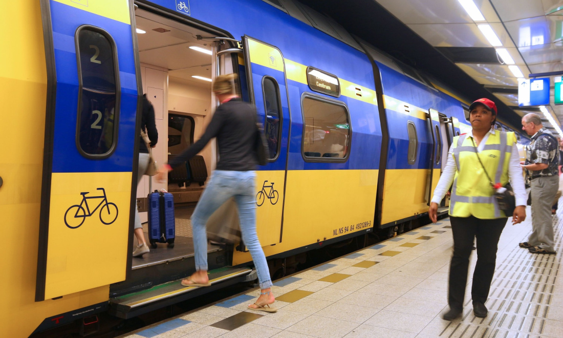 NS trains Schiphol