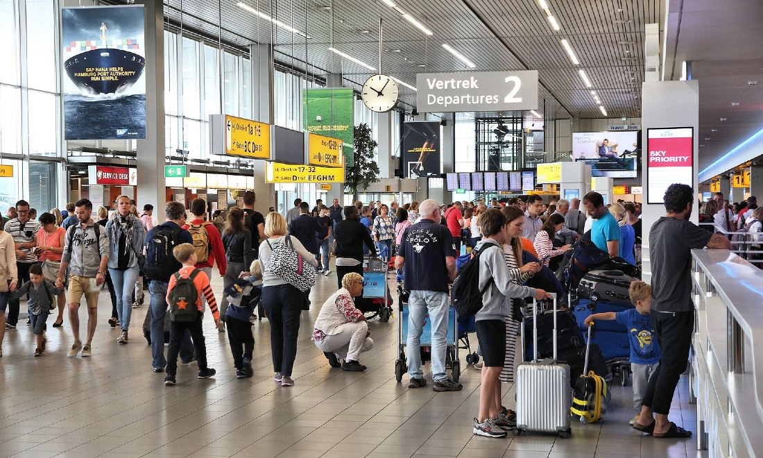 Ranking best worst airports Europe 2022 Schiphol Eindhoven the Netherlands