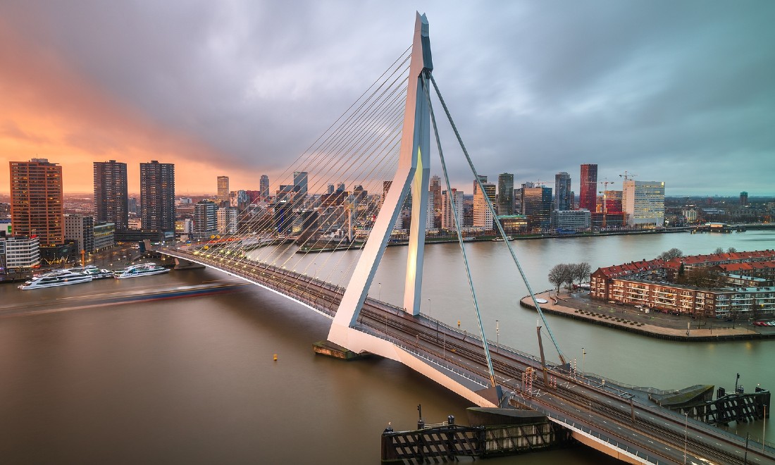 Rooftops Rotterdam skyline footbridge attraction