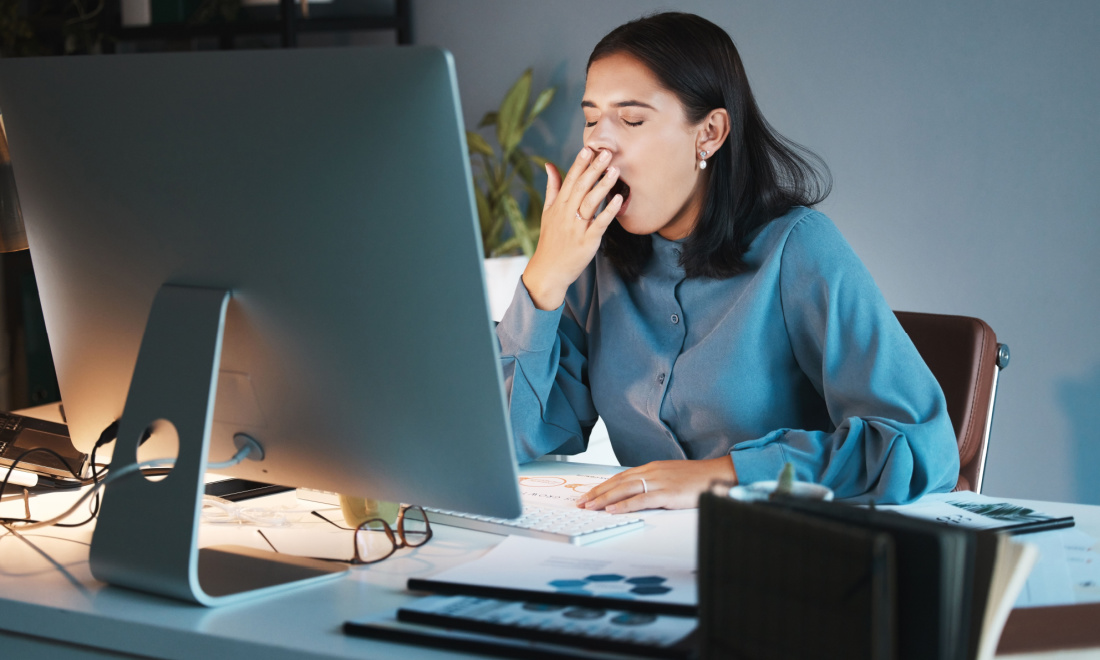 Spark Back Coaching tired woman using computer