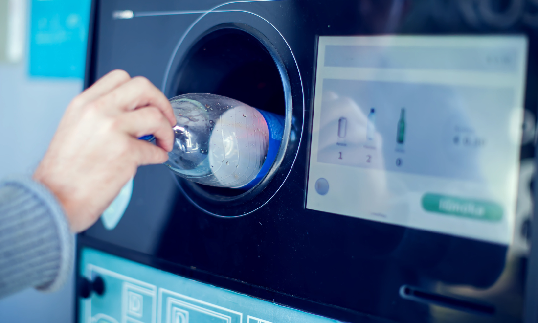 Depositing plastic bottle for statiegeld