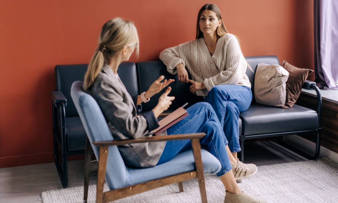 Stress Talk woman in therapy session