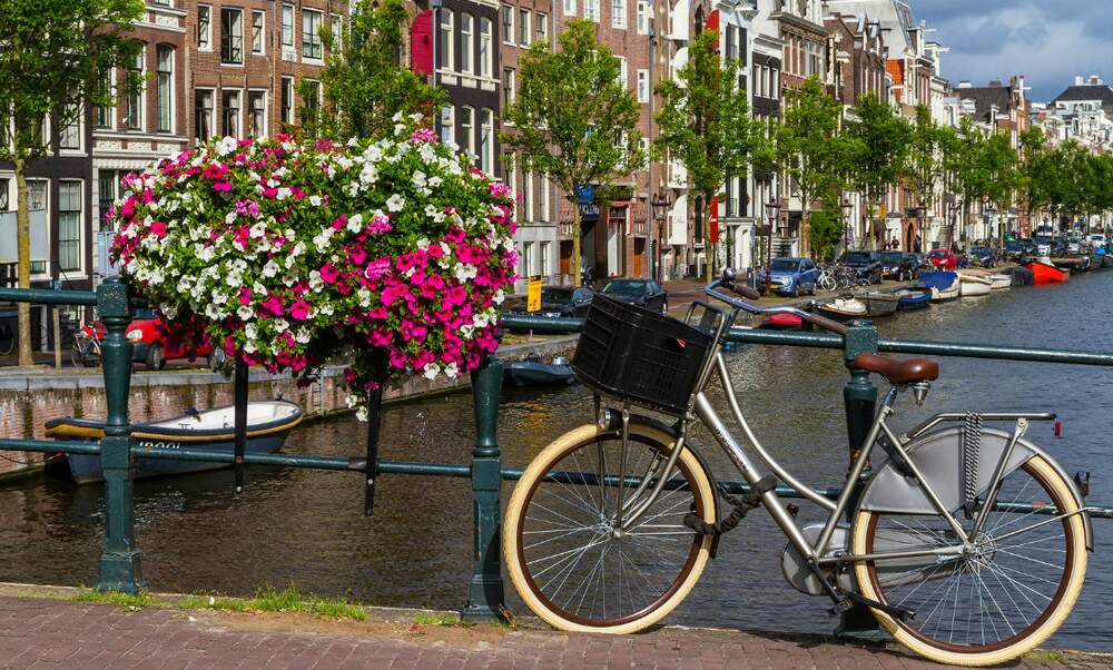 [Video] How Amsterdam became a bicycle paradise - Bicycle Canal AmsterDam