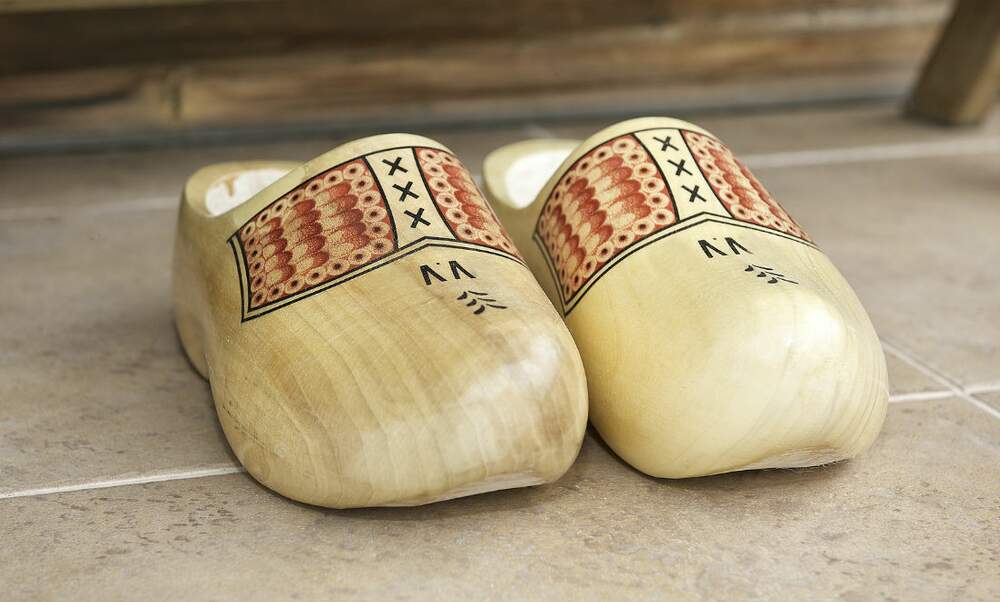 types of wooden shoes