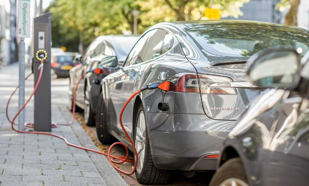 Subsidies of up to 4.000 euros for buying an electric car