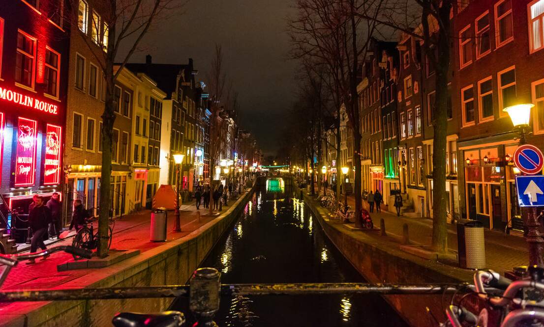 Red Light District Guided Tours To Be Banned In Amsterdam