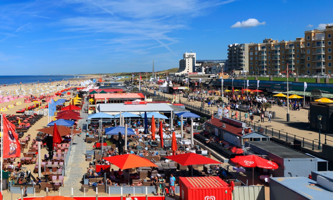 Summer markets on Scheveningen boulevard