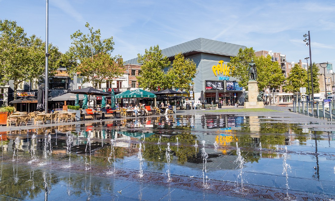 Pathe cinema Tilburg cafes terrace summer