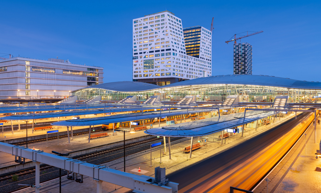 utrecht centraal station amsterdam