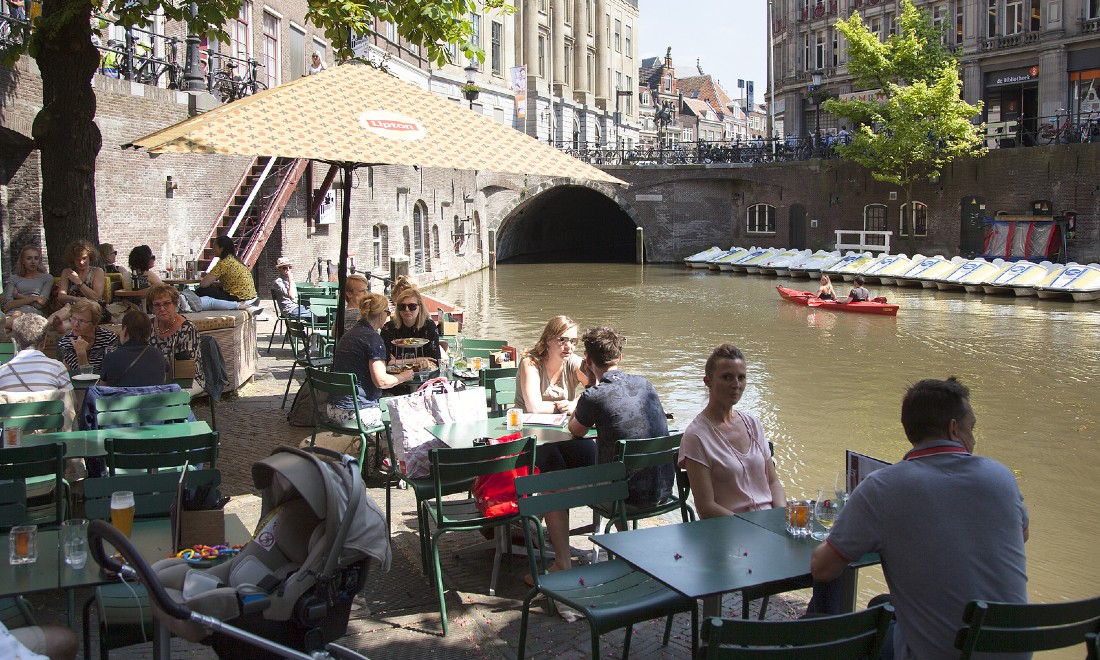 Utrecht restaurant terrace summer canal