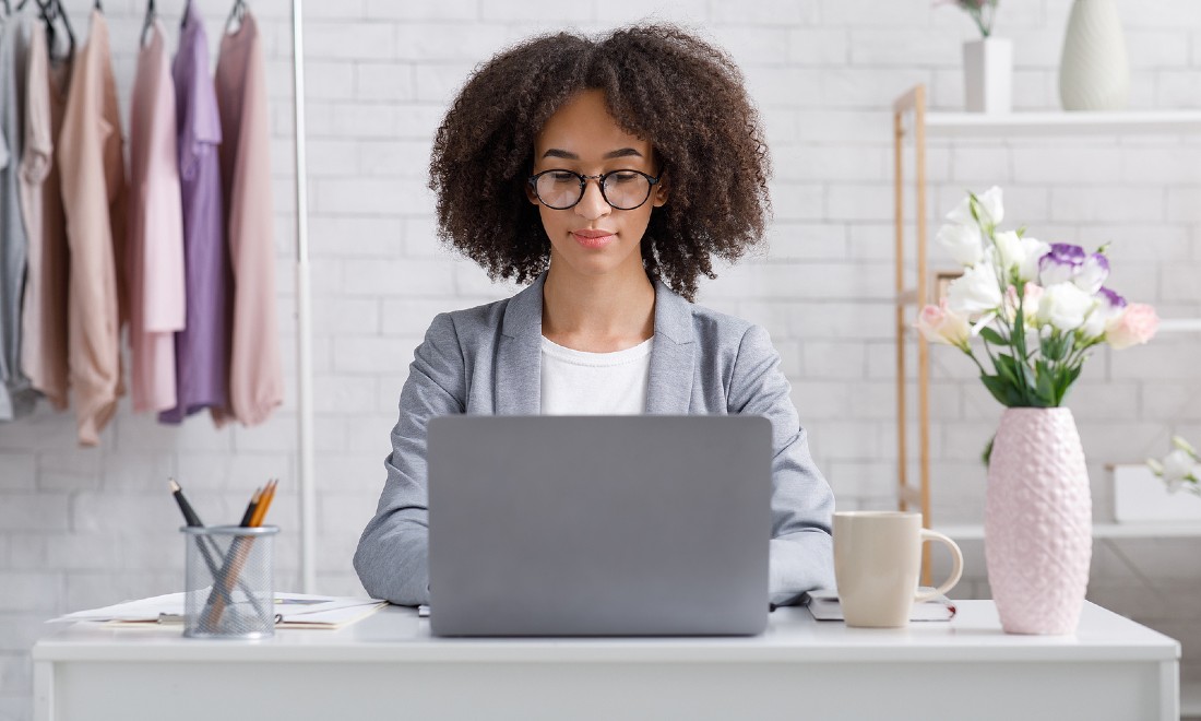 Business Woman laptop