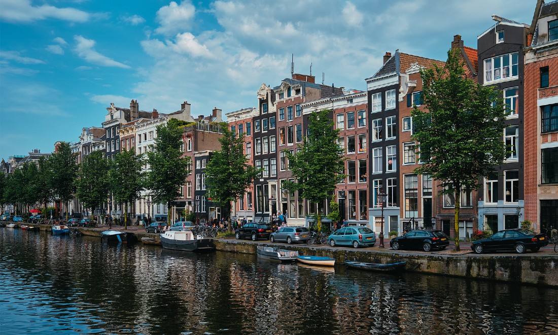 canal houses amsterdam