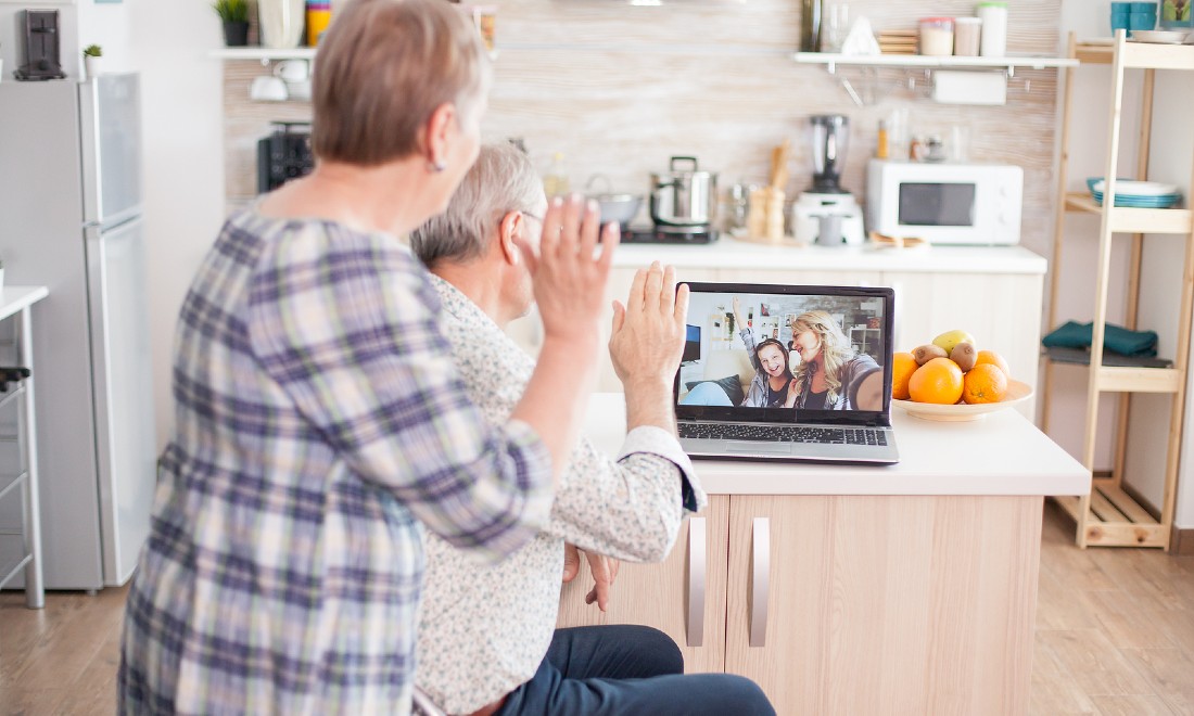 Zoom video call family grandparents coronavirus